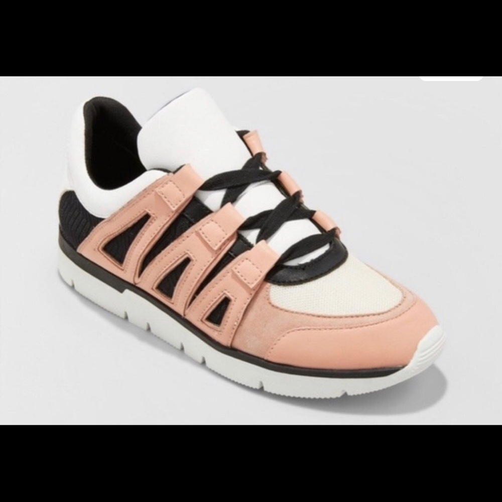 Woman sneakers new in box